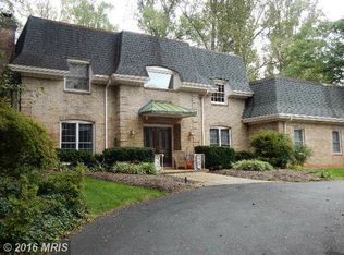 6924 Heatherhill Rd, Bethesda, MD 20817