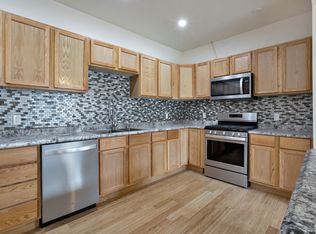 1318 S 10th St, Manitowoc, WI 54220