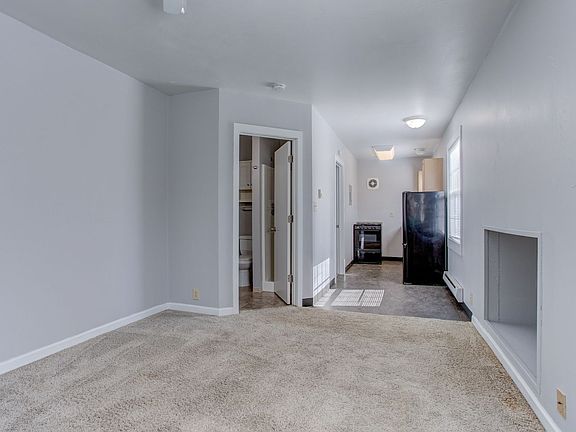 2nd image of 2716 SW Custer St APT 8
