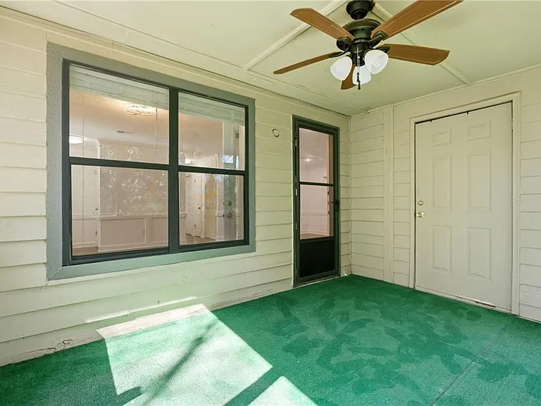 129 Sandalwood Cir — Photo 33