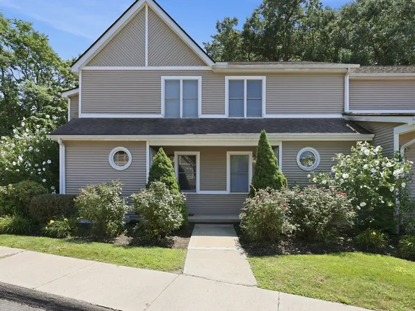 61 Abbey Memorial Dr APT 172, Chicopee, MA 01020
