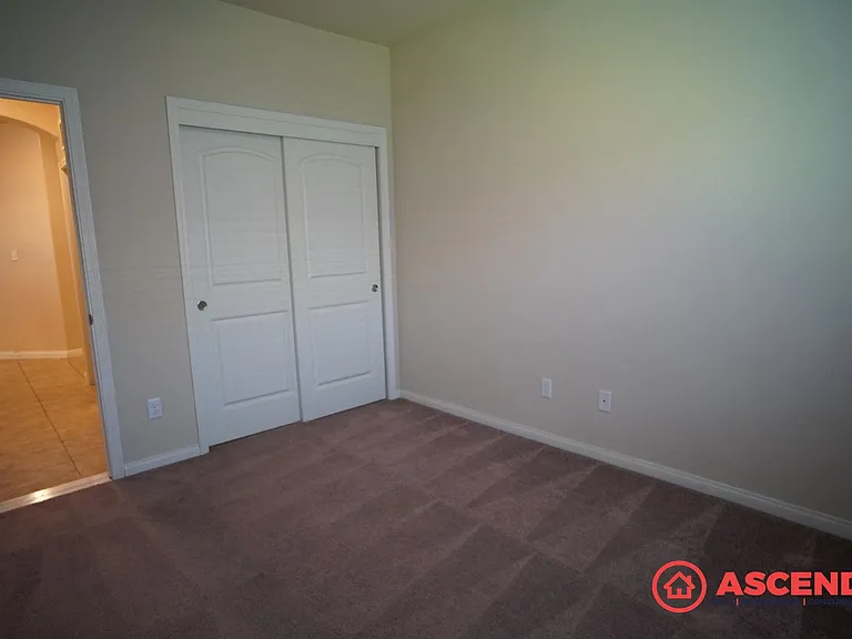 7918 Rhine Dr — Photo 11