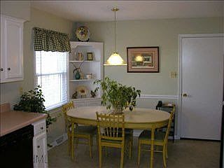 5th image of 206 Village Ln