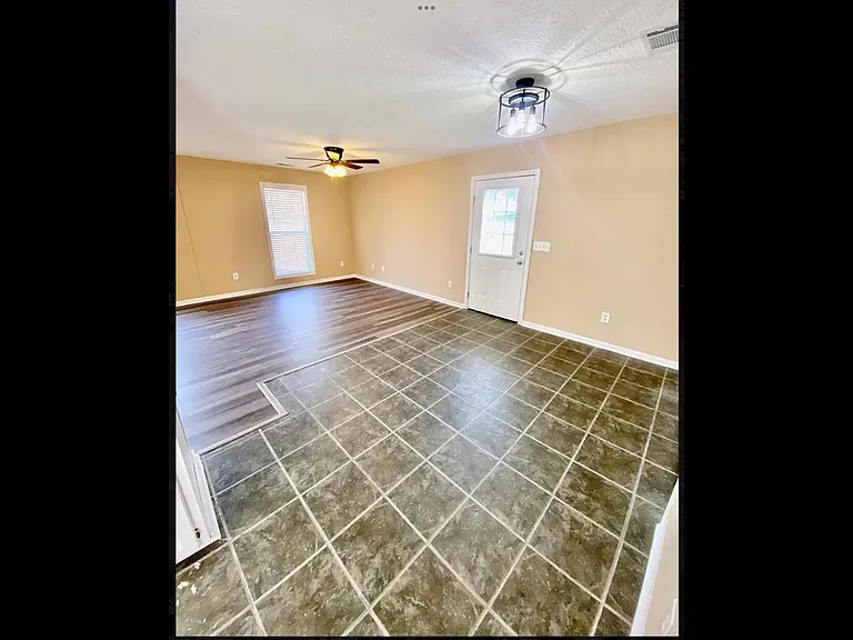 6112 Potomac Cir — Photo 8