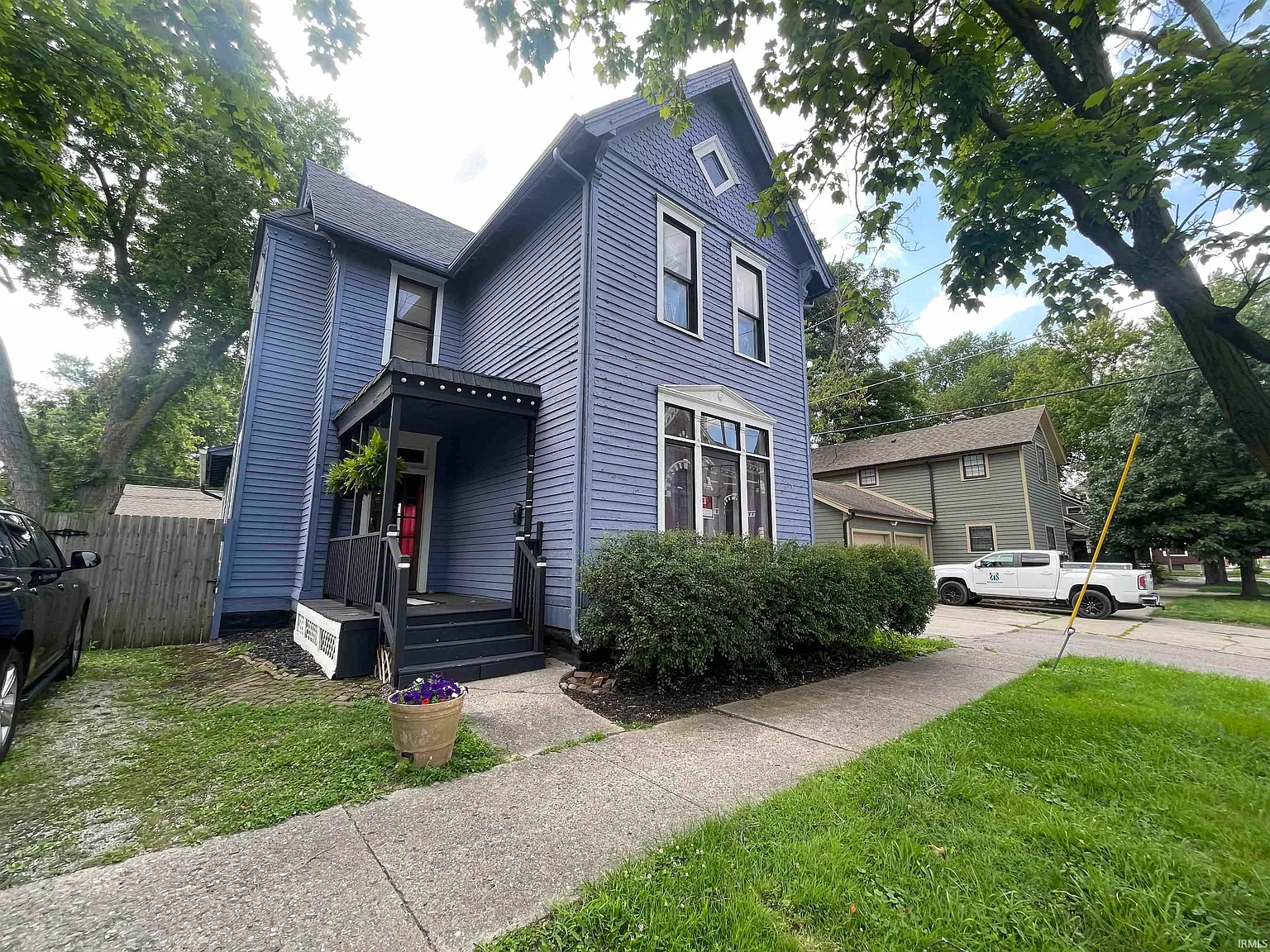 1018 Van Buren St photo 1