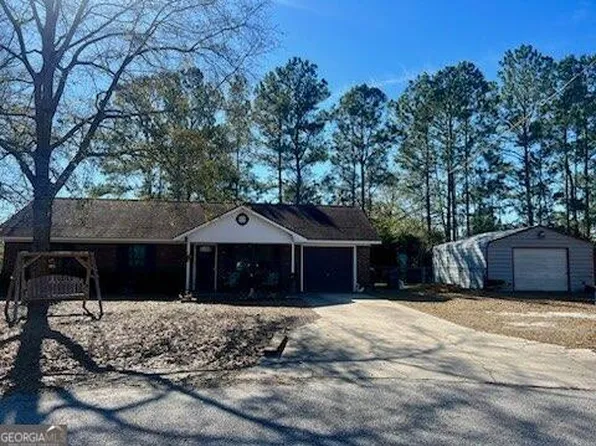 81 Henry Ln, Hinesville, GA 31313