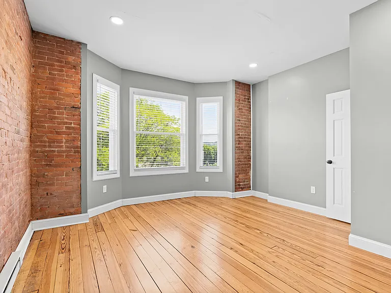 296 Main St #6 — Photo 8