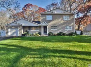 109 Westfield Rd, Coram, NY 11727