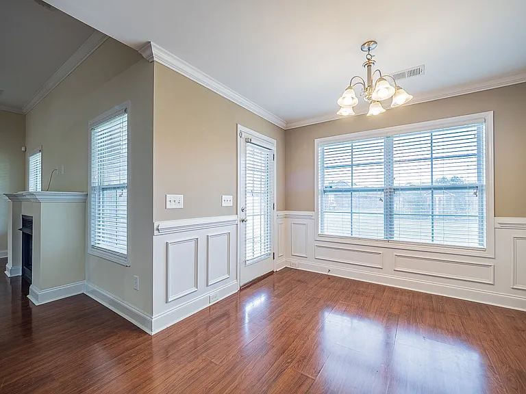 2740 Foxcroft Cir — Photo 17