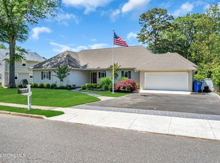 888 Westminster Dr, Toms River, NJ 08753