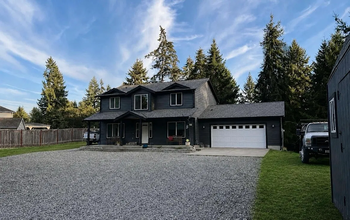 4 bed, 2.5 bath, 1903 sqft, $3,100 — Photo 1