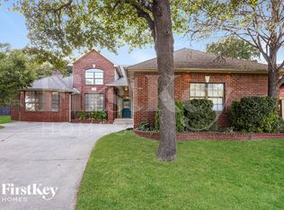 13 E Berkshire Dr, Edmond, OK 73034