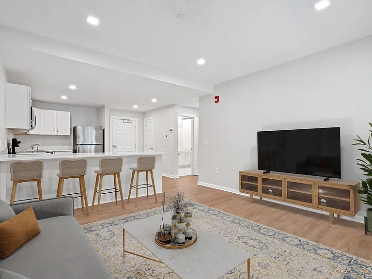 Roosevelt Commons — Photo 10