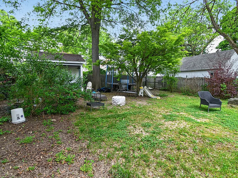 4825 Butterworth Pl NW — Photo 43