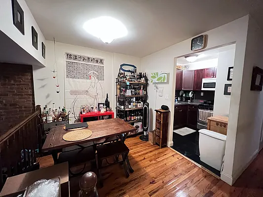 Rented by City Connections Realty | media 5