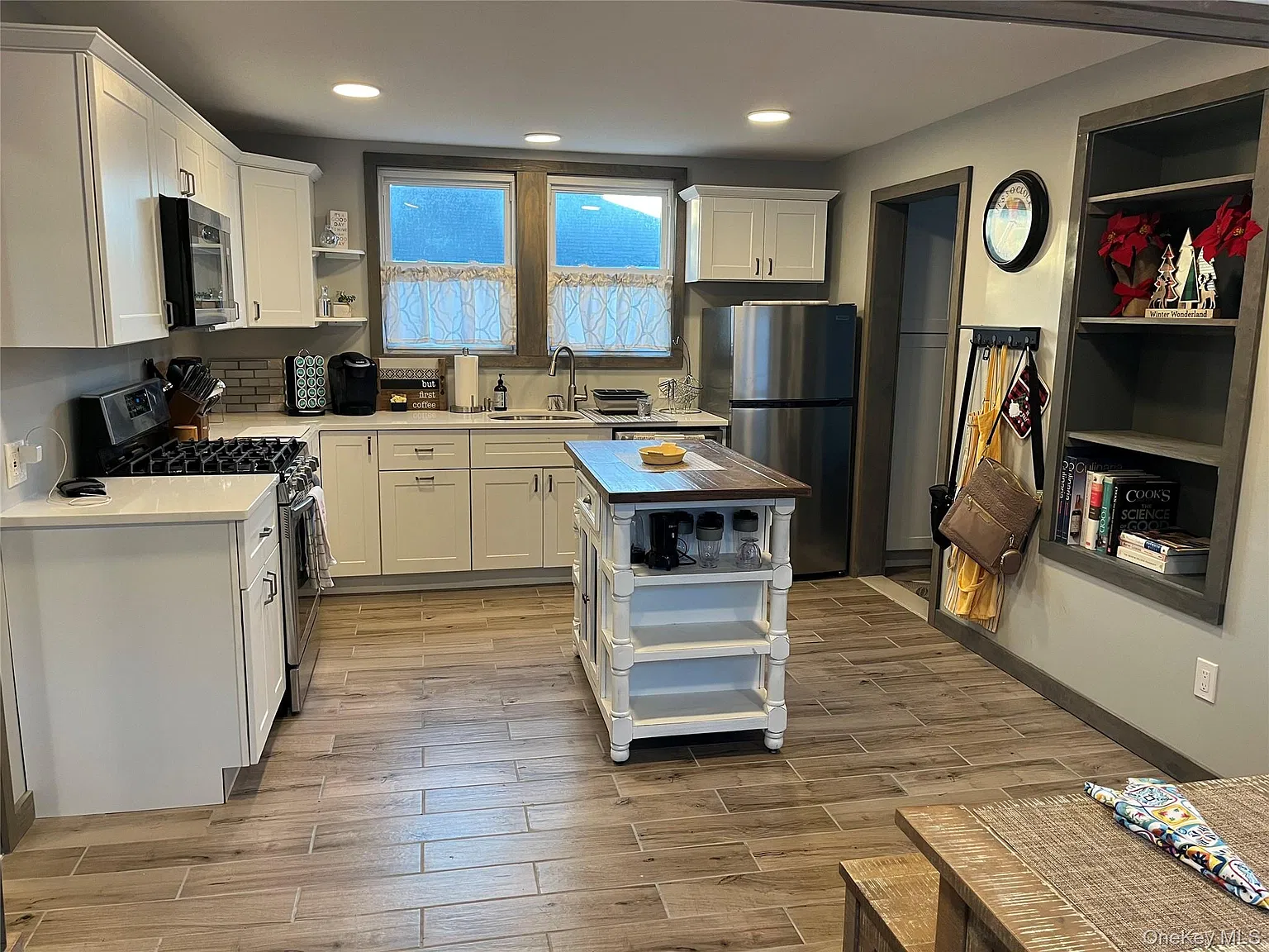 3 bed, 2.0 bath, $3,600 — Photo 2