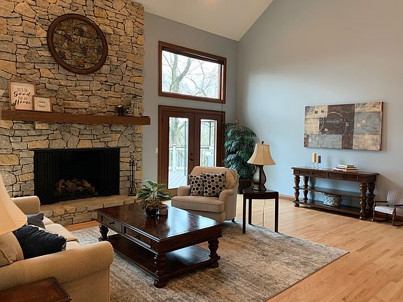 4th image of 5699 Woodbridge Ln