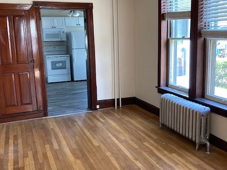 9 S Cherry St — Photo 2