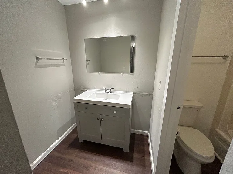 2811 SW Archer Rd #C18 — Photo 11
