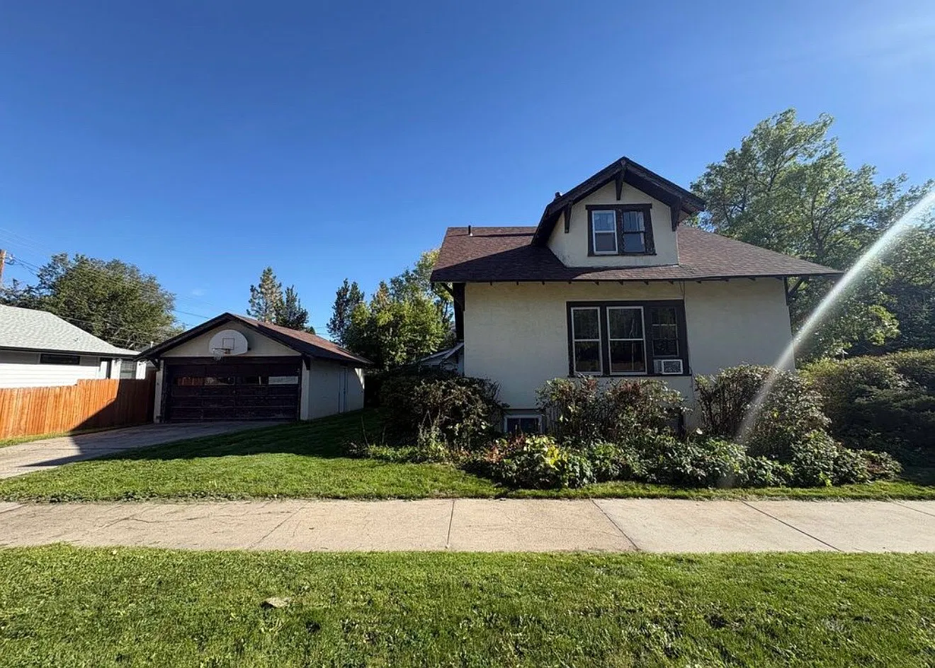 3 bed, 2338 sqft, $1,600 — Photo 3