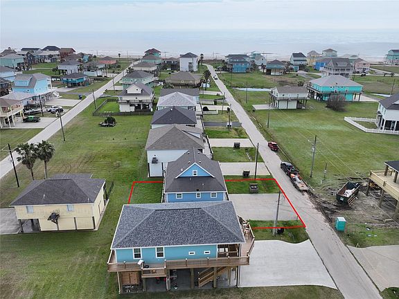 2nd image of 976 Bahama Dr