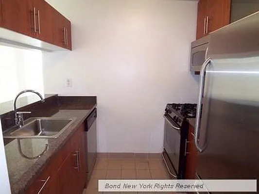 Rented by Bond New York | media 27