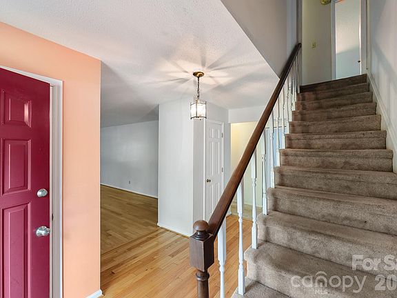 3rd image of 1107 Hardin Dr