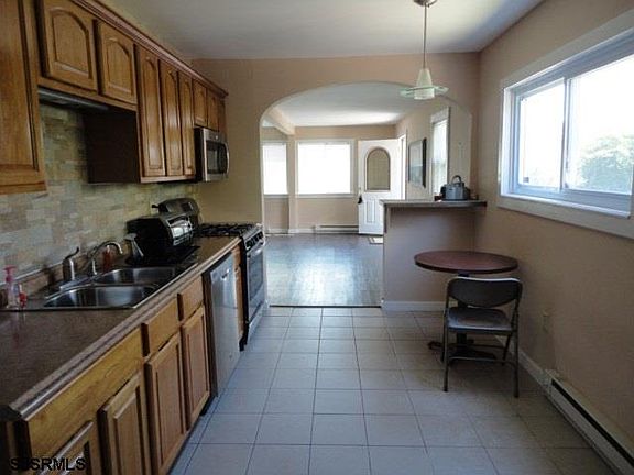 2nd image of 218 E Edgewater Ave