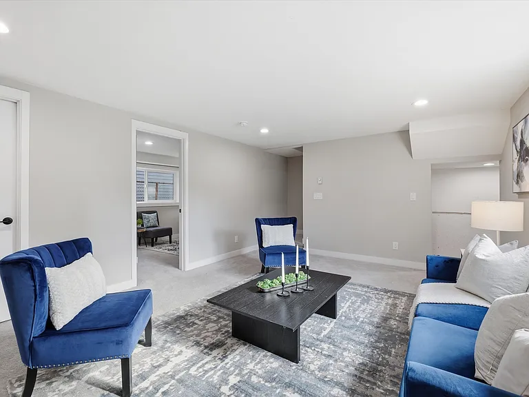 1113 S Pearl St — Photo 23