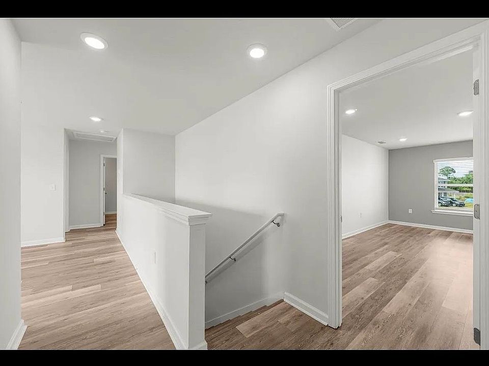 2nd image of 5832 Viking Way #2