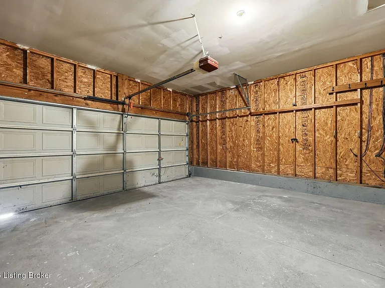 4029 Orchard Lake Dr — Photo 33