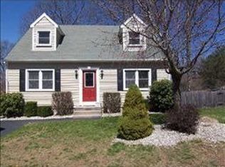 9 Fox Run Dr, West Warwick, RI 02893