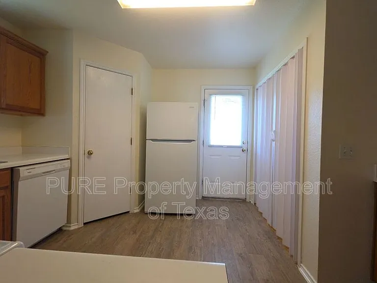609 Losoya Ct — Photo 15