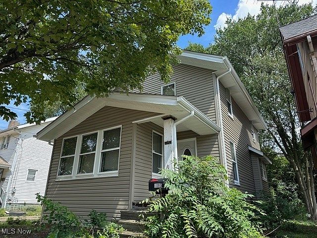 2nd image of 1095 Collinwood Ave