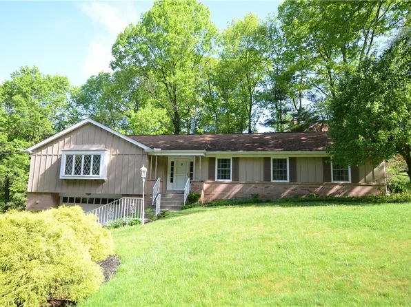 1055 Covington Pl, Allison Park, PA 15101