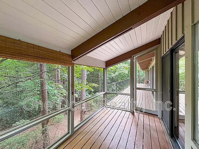 609 Indian Springs Ct — Photo 20