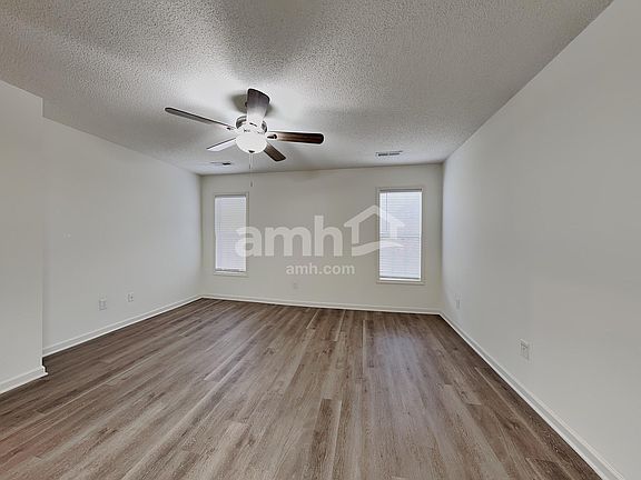 4th image of 149 Charlotte Ct