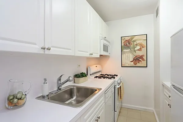 Sold by Corcoran | media 3