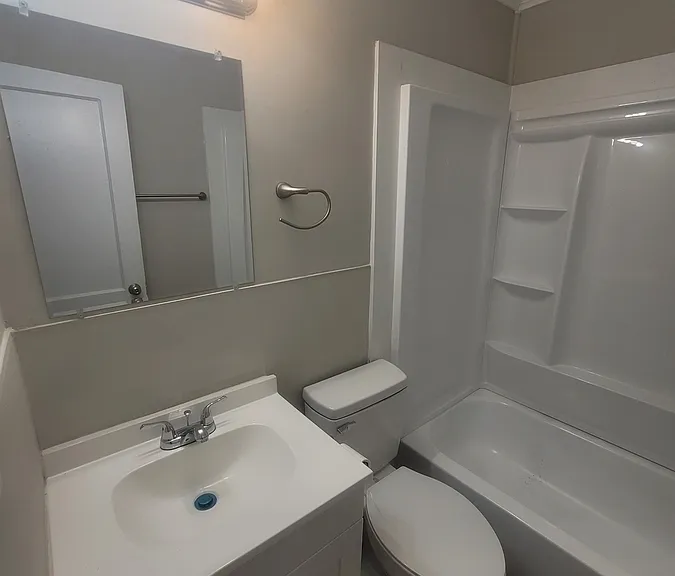 1015 Louise Rd — Photo 9
