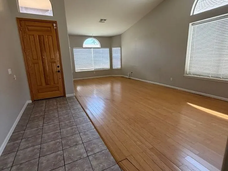 3130 E Brookwood Ct — Photo 4