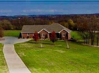 1872 W Fawn St, Monett, MO 65708