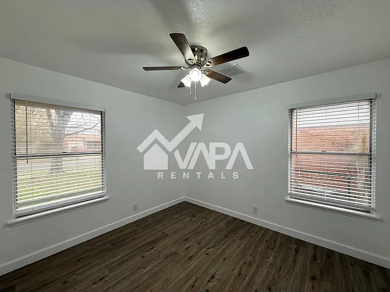 4938 Bernadine Dr — Photo 13