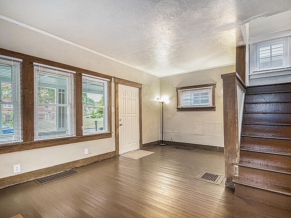 5th image of 211 E South St