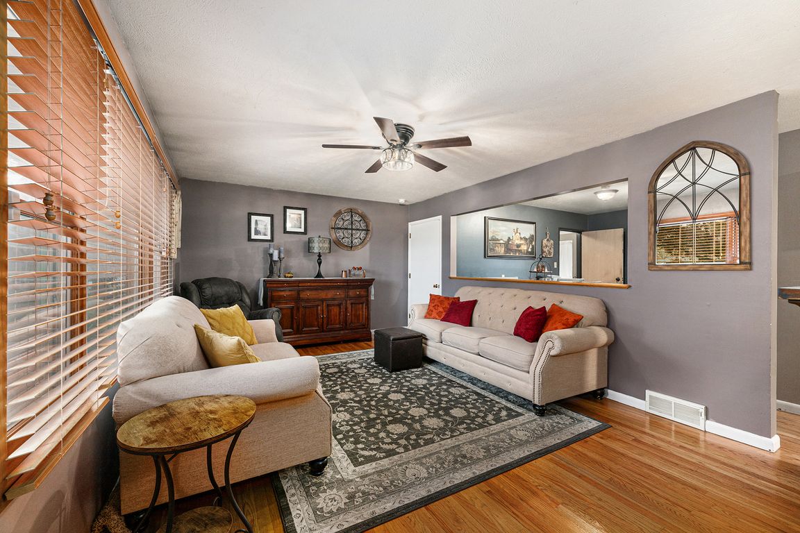 next background image