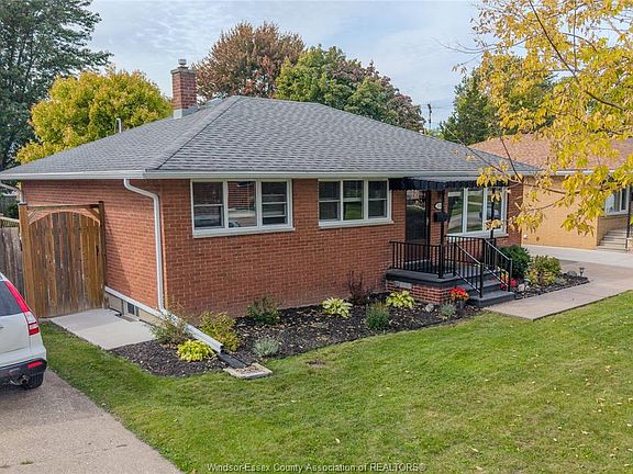 2nd image of 1049 Buckingham Rd