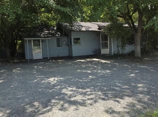 225 SE Grandview Ave, Grants Pass, OR 97527