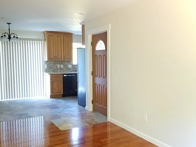 1912 Filbert St — Photo 9