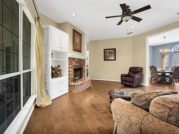 2nd image of 6408 Creekside Dr