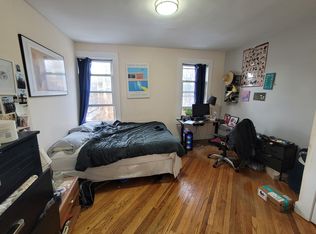 188 Scholes St #3R, Brooklyn, NY 11206