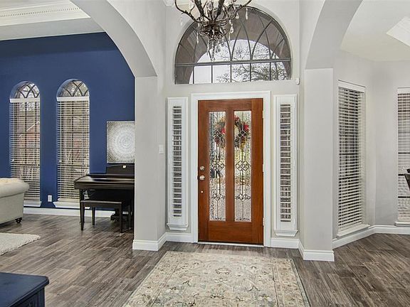 Beautiful entry with high ceilings